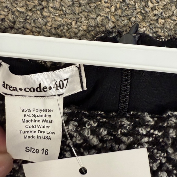 NWT Area Code 407 Black and White Boucle Sheath Kids Sizes - Picture 2 of 3